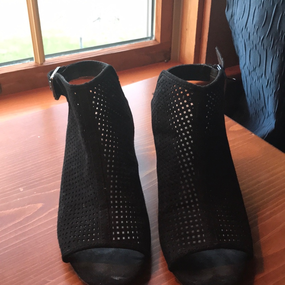 Black sandals